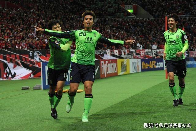 记者：埃德松加盟曼联虽然已敲定，但手续到7月初才能办完